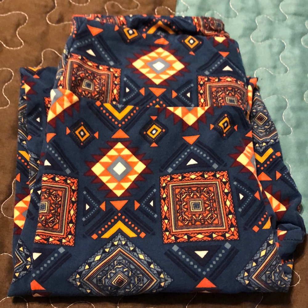 LuLaRoe leggings & shirt xxs